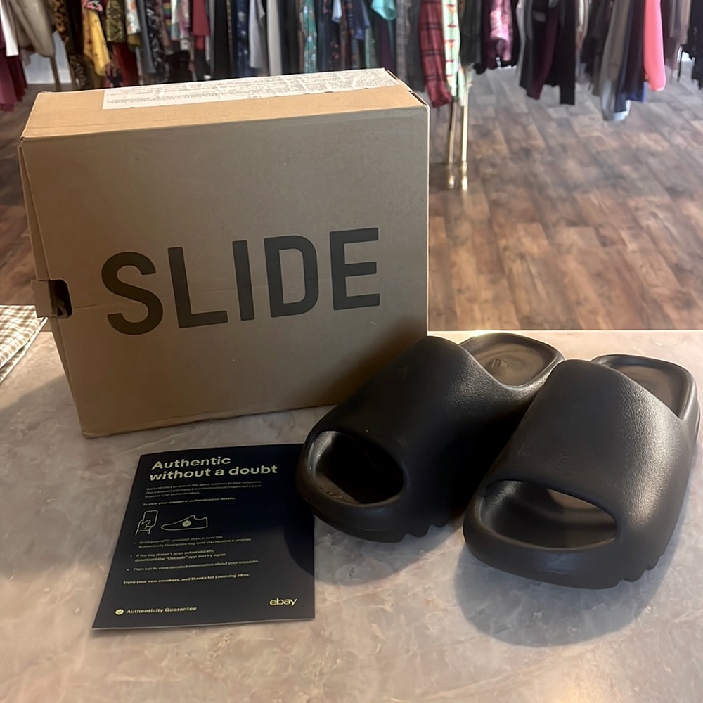Yeezy slides never wore